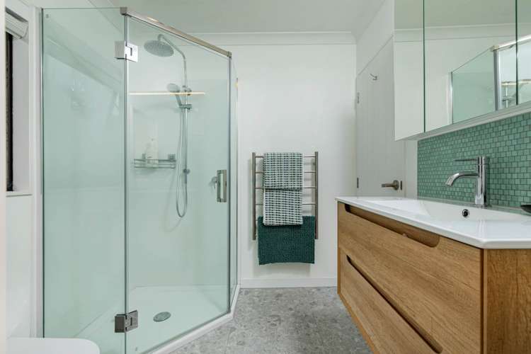 7 Springwater Vale Unsworth Heights_14