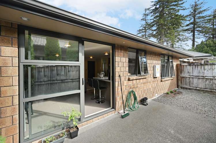 2/102 Old Farm Road Hamilton East_9