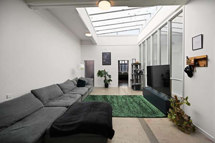211A Victoria Street 10463_3