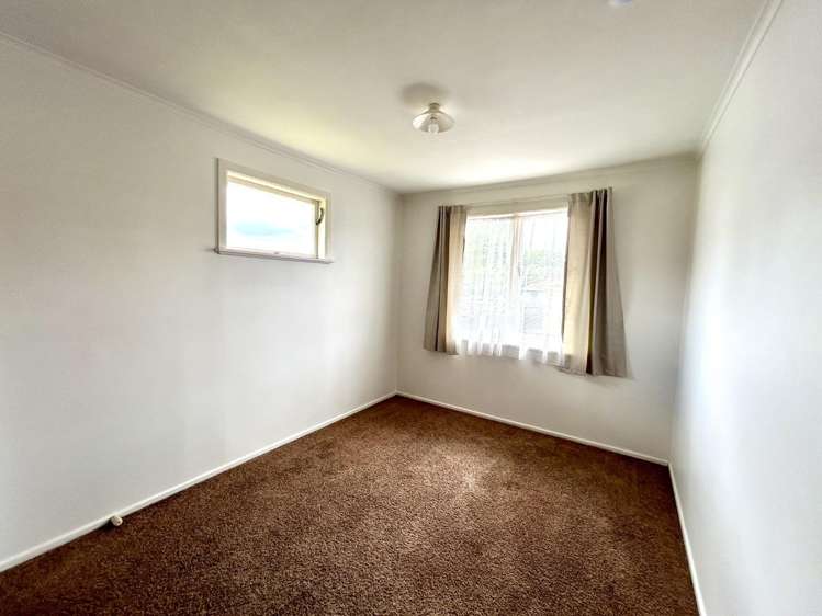 82 Meadowbank Crescent 1065_5