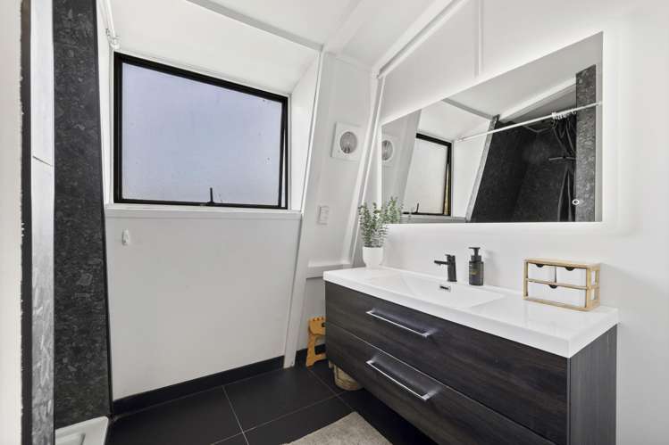 37 Mchaffies Place Wainoni_12