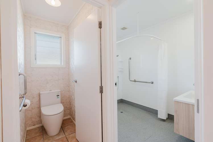 14 Fiona Place Dinsdale_13