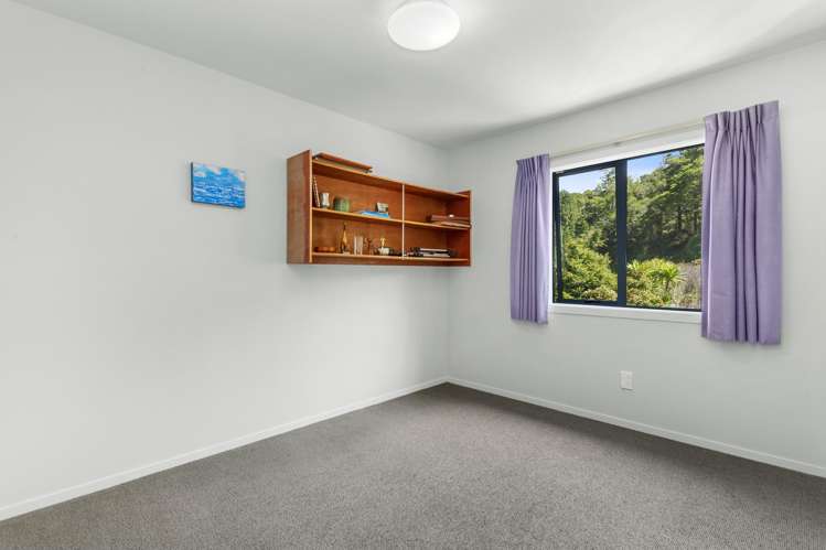 6 Lowry Heights Stokes Valley_12