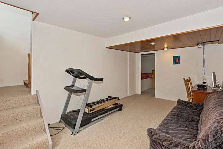 7 Longfellow Parade Glen Eden_15