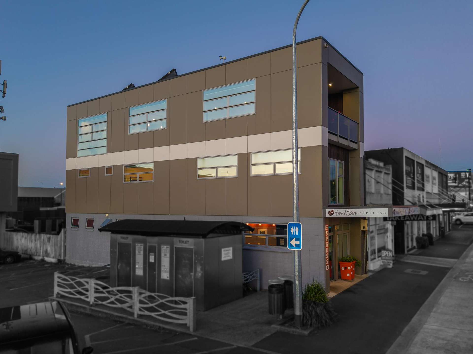 10 Queen Street West Levin_0