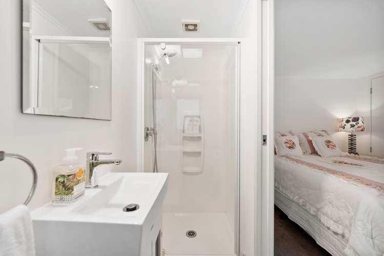 7 Hartles Place Mellons Bay_23