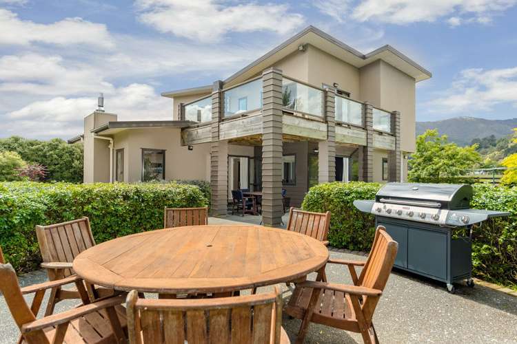 9 Leonards Road Mangaroa_5