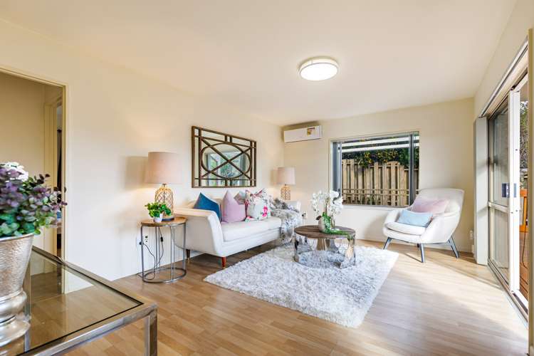 2/7 Romulus Place Totara Vale_7