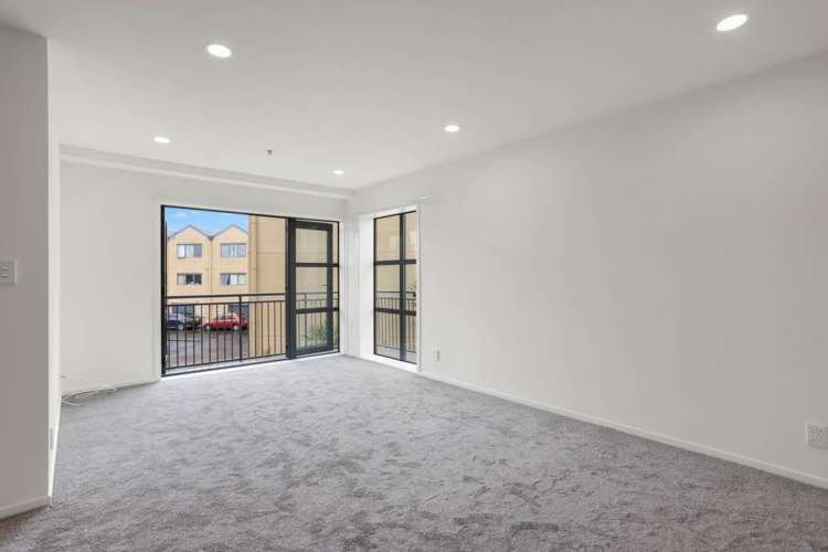 1i/10 Crown Lynn Place New Lynn_2