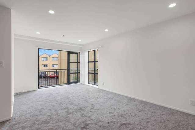 1i/10 Crown Lynn Place New Lynn_2