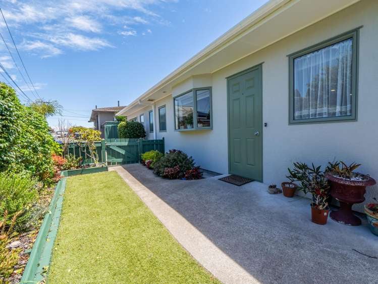 33F Sanders Avenue_0