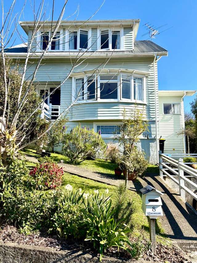 Five Bedrooms – Live Large Near the City