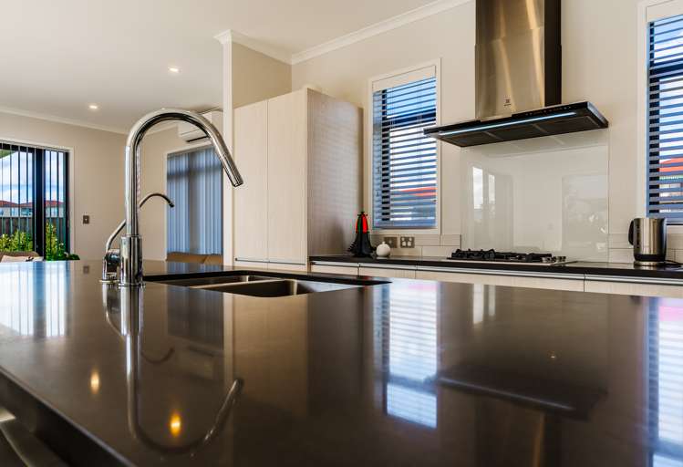 2 Taikura Avenue Red Beach_4