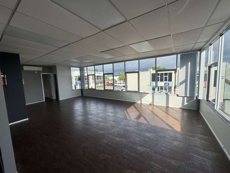 Unit F/4 William Pickering Drive Albany_2