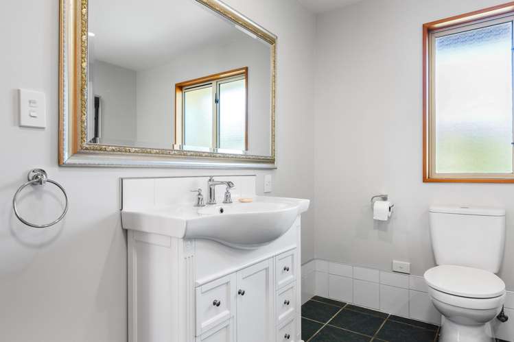8 Cedar Place Amberley_19