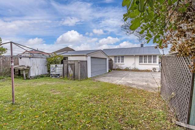 25 Merrington Crescent Aranui_3