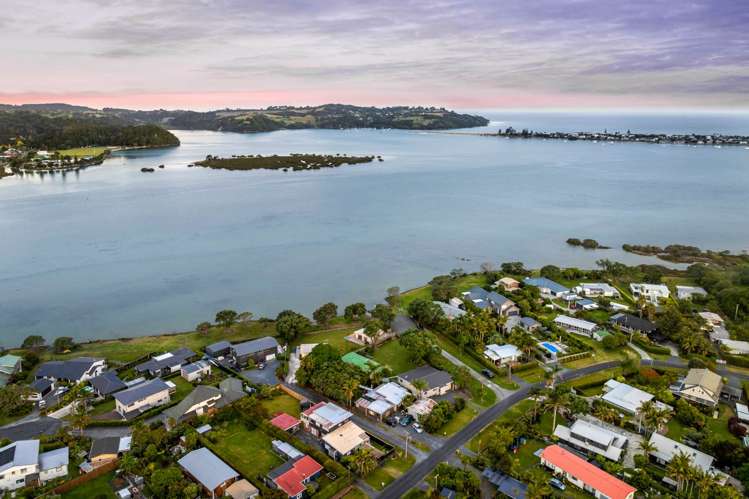 30 Harbour View Road Point Wells_28