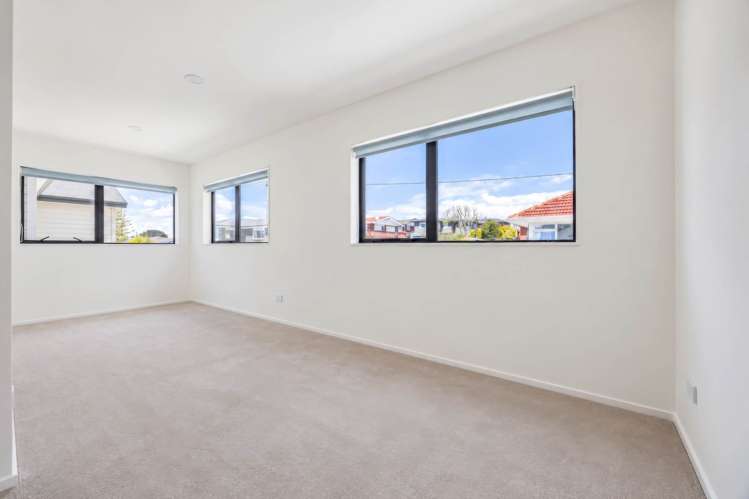 14a Letterkenny Place Blockhouse Bay_13