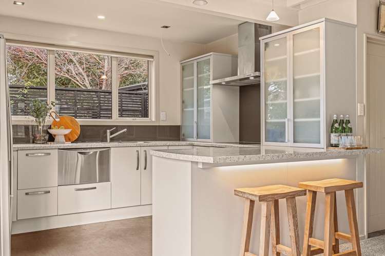 8a Nayland Street Sumner_5