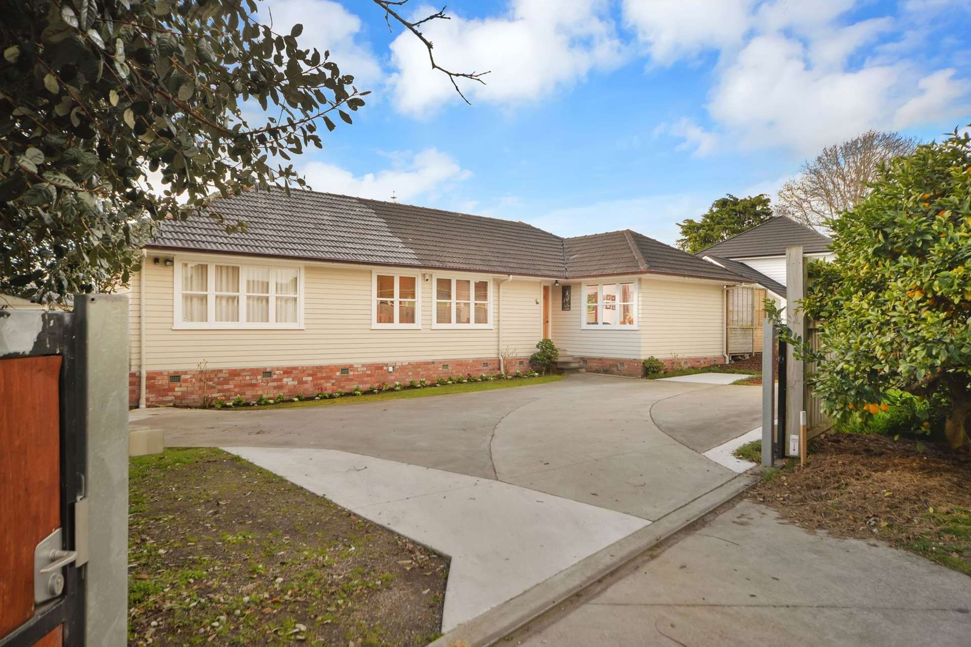 30 Enderby Drive Te Atatu Peninsula Waitakere City Houses for