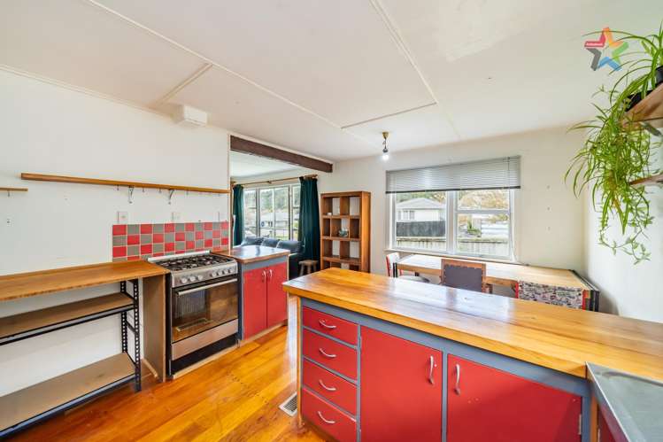 58 Lees Grove Wainuiomata_17