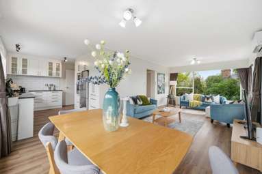 2/3 Bronwyn Place_2
