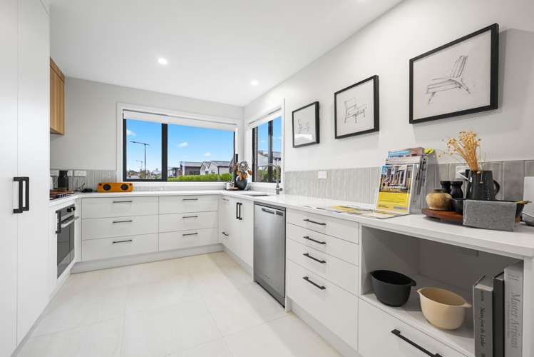 53 Probert Crescent Chartwell_8