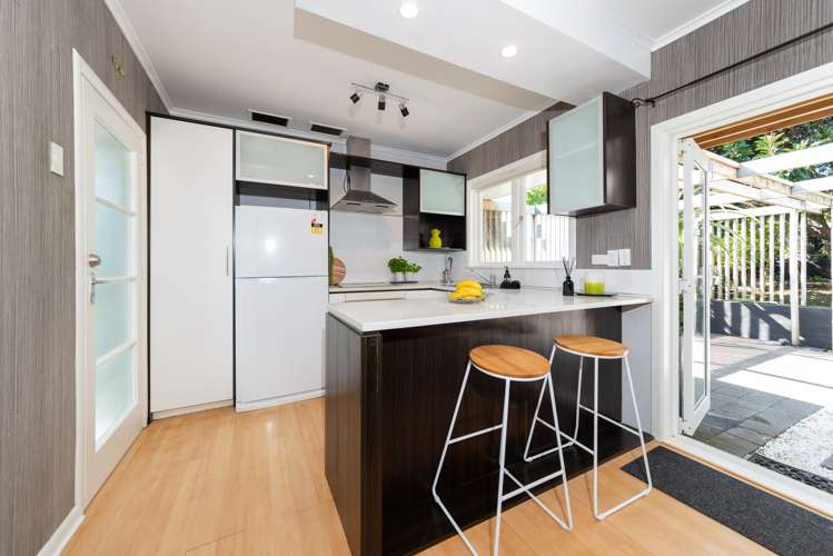 97 Hutchinson Avenue New Lynn_14