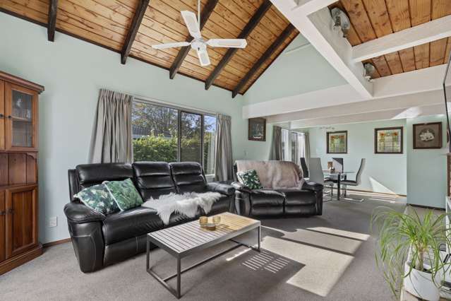 63a Eaton Crescent Matua_3