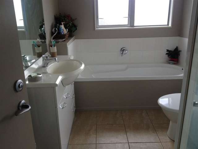 50a Erlestoke Crescent Churton Park_4