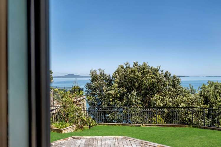 11 Hawke Crescent Beachlands_17