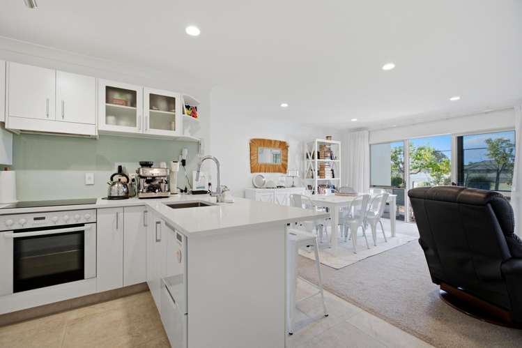 1/111 Santa Monica Drive (Pacific Palms)_4