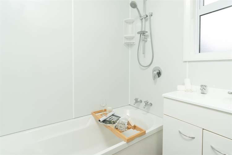 6 Tomin Road Glenview_17