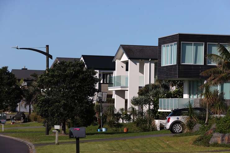 Mansions line Arney Road, in Remuera. The street is home to some of the country's most expensive properties, but the street isn't Auckland's wealthiest.  Photo / Chris Tarpey