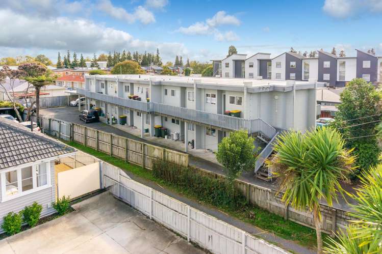 2/41 Cameron Road_0
