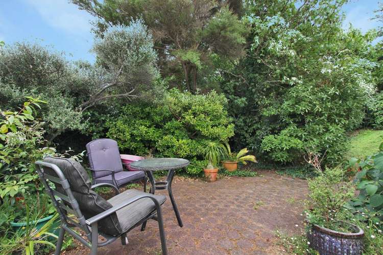 12 Naver Place Papakowhai_16