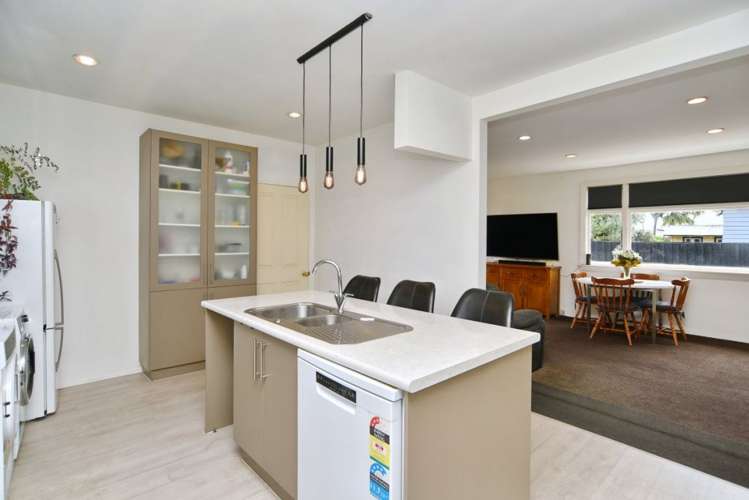 93 Bassett Street Burwood_8