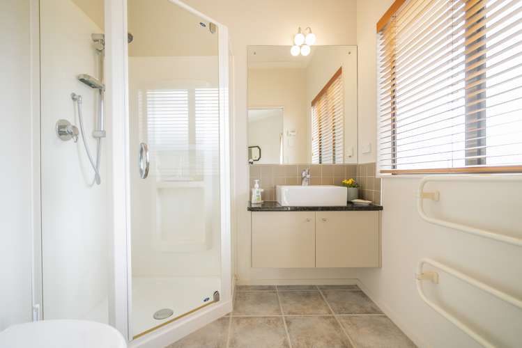 120 The Yardarm Pauanui_16