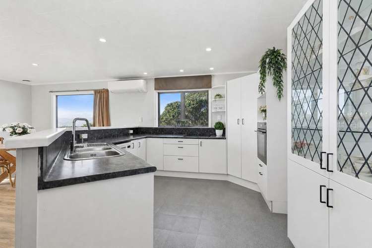 128 Pikarere Street Titahi Bay_1