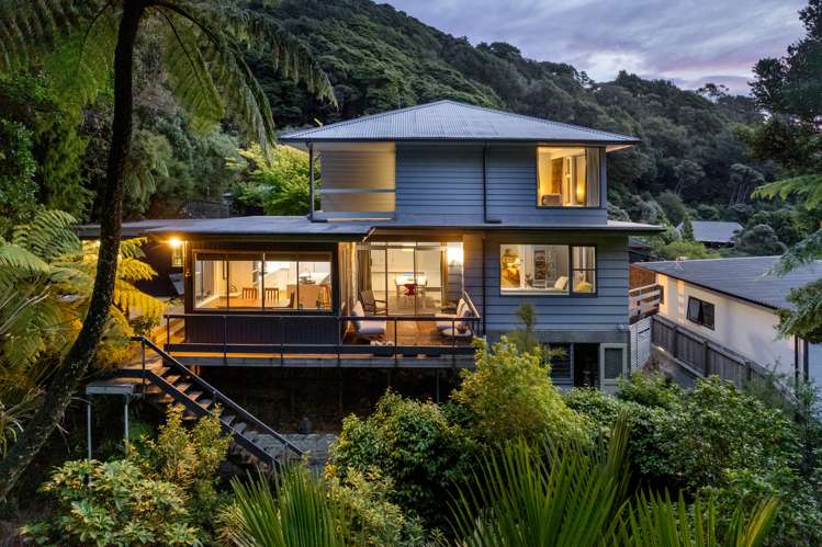 214 Whites Line East Waiwhetu_22