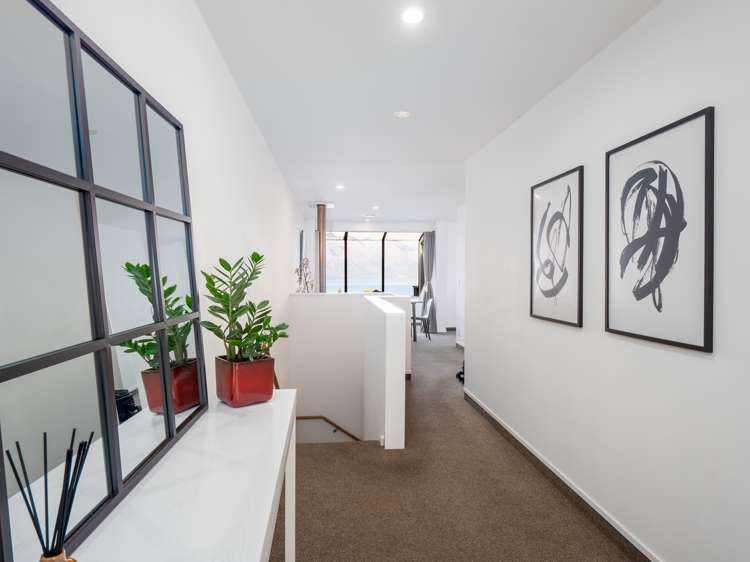 17a Wynyard Crescent Fernhill/Sunshine Bay_2