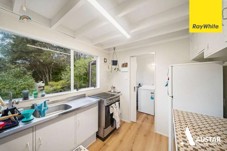  2/5 Karapiti Place Glen Eden_5