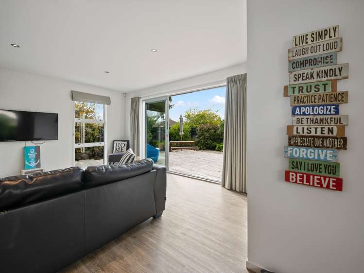 6 Holland Street Glenholme_11