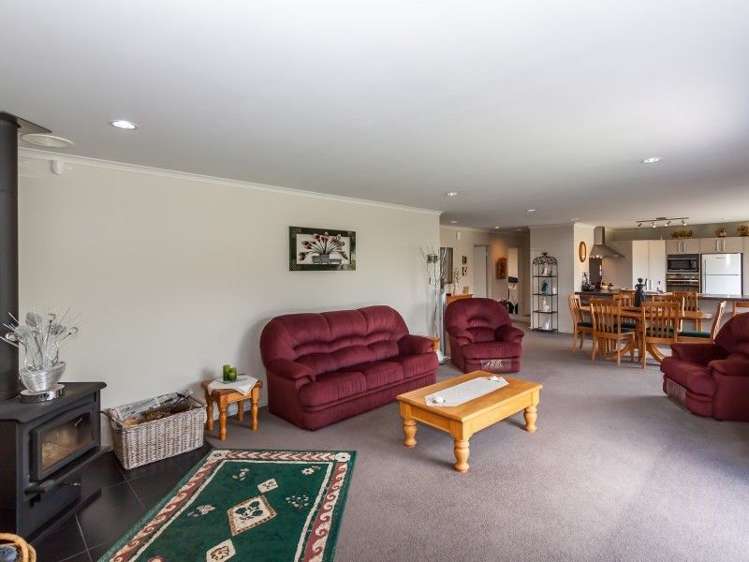 17 Cemetery Road Sanson_27