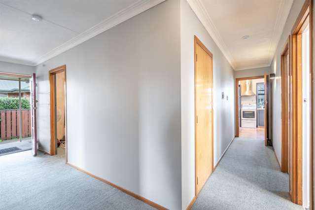 98 Edinburgh Crescent Waikiwi_4