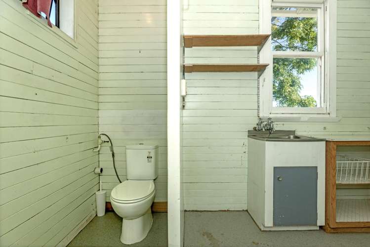 14 De Lautour Road Kaiti_9