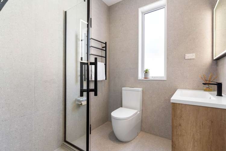 5 Korowhiti Road Clarks Beach_13