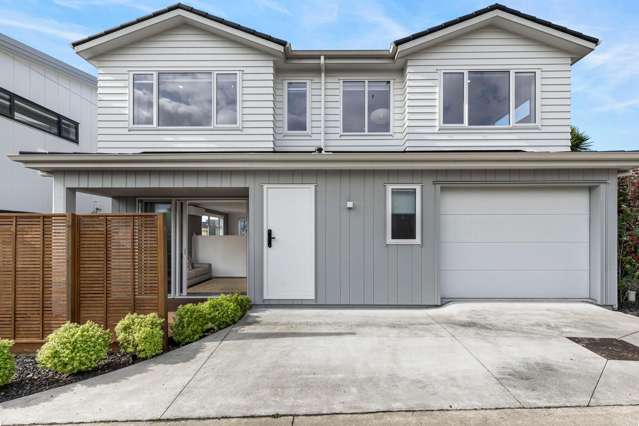 Stylish Family Living in Prime Peninsula Location