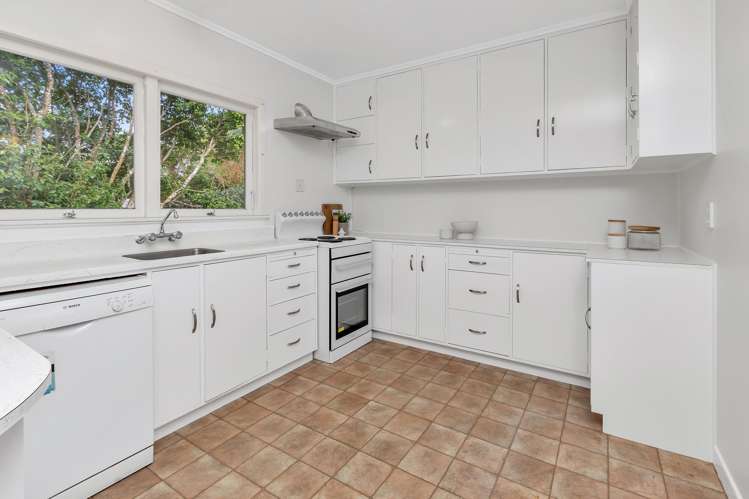 24 Crawford Crescent Te Kamo_6