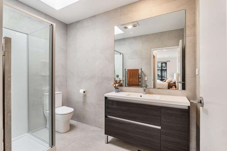 84 Symes Drive Red Beach_16
